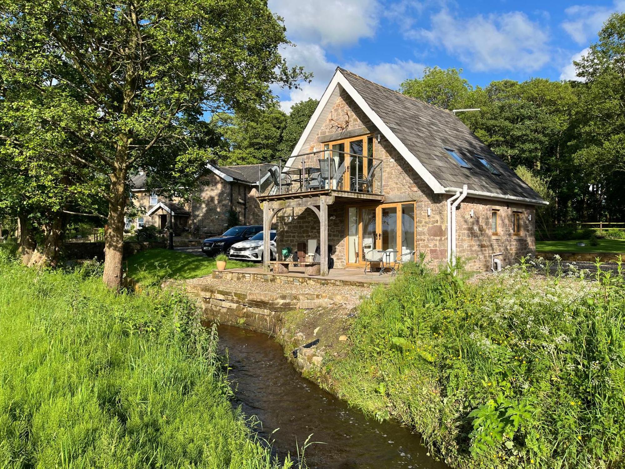 Cosy Alpine Cottage In The Heart Of Lancashire Catterall Exterior foto