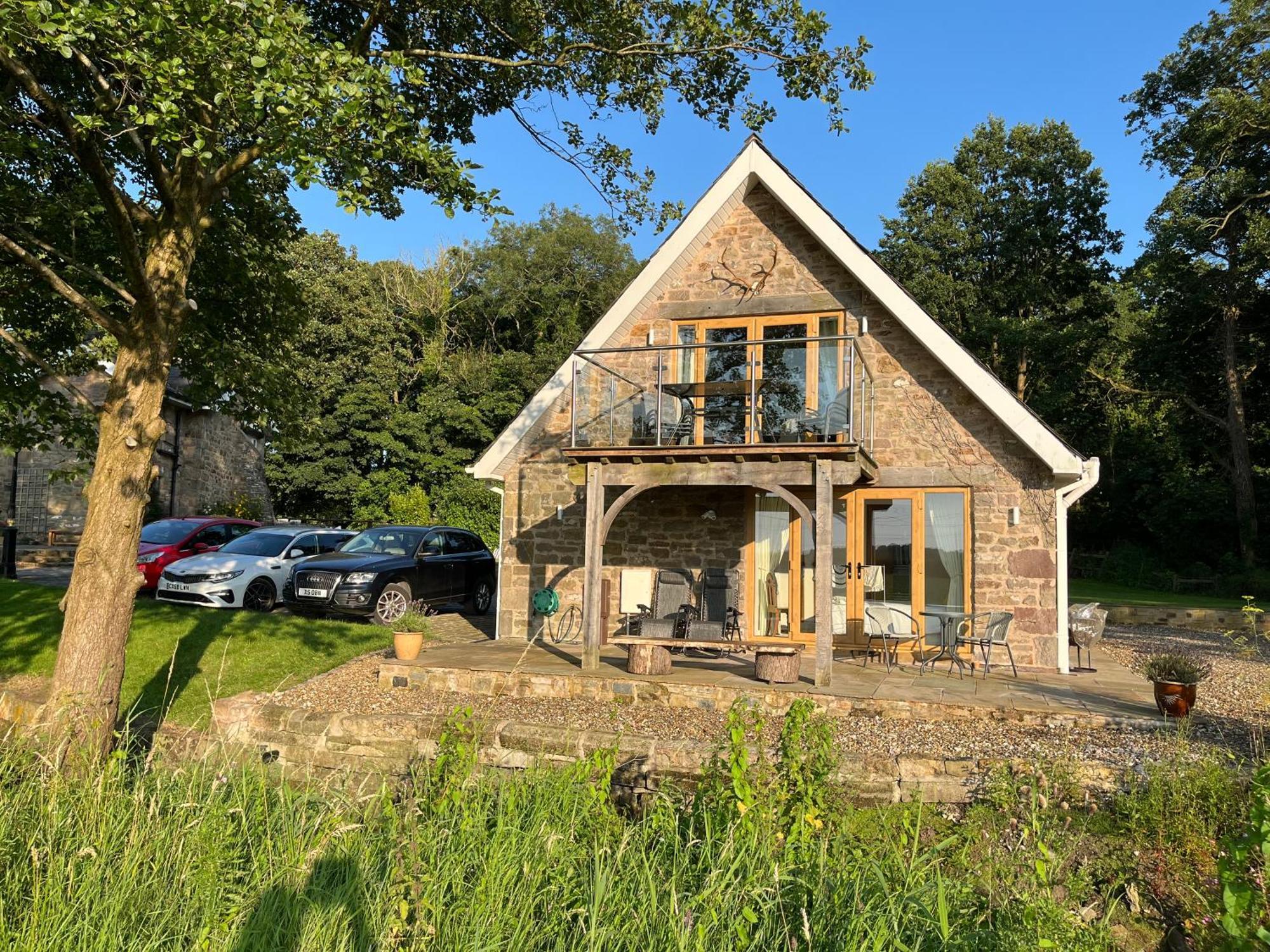 Cosy Alpine Cottage In The Heart Of Lancashire Catterall Exterior foto